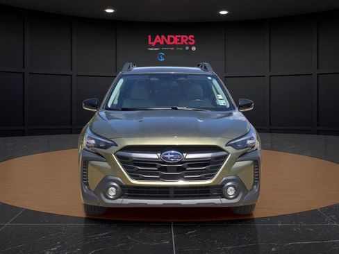 Used 2025 Subaru Outback Premium AWD/4WD image 6