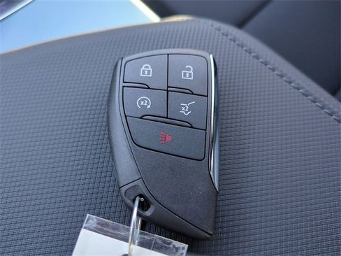 New 2026 Chevrolet Equinox EV LT image 30