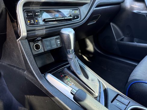 Used 2019 Toyota Corolla SE image 24