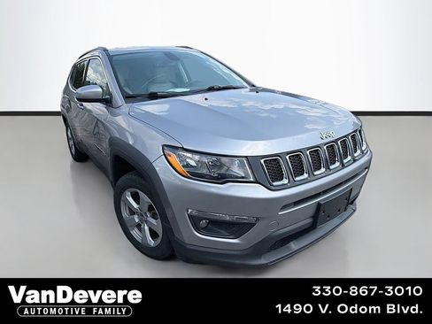 Used 2020 Jeep Compass Latitude w/ Popular Equipment Group AWD/4WD image 1