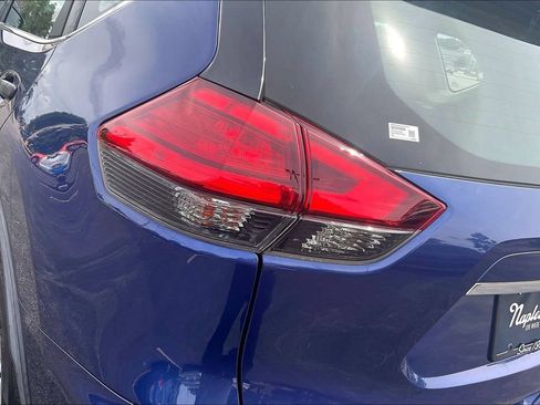 Used 2017 Nissan Rogue S AWD/4WD image 33