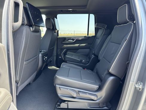 New 2026 GMC Yukon XL Elevation w/ Elevation Premium Package RWD image 24