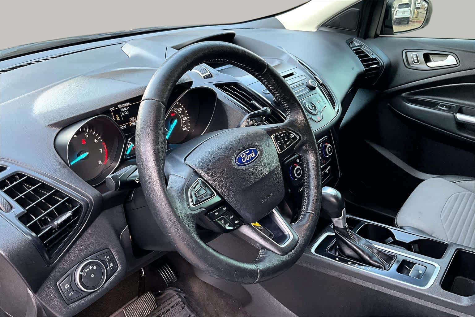 Used 2018 Ford Escape SE w/ SE Sport Appearance Package AWD/4WD image 17