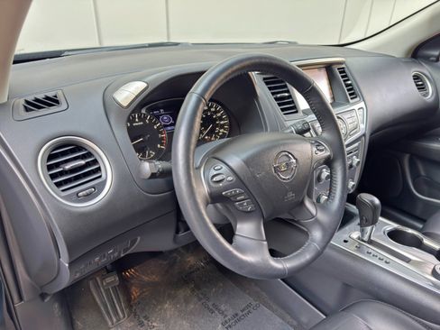 Used 2020 Nissan Pathfinder SL AWD/4WD image 12