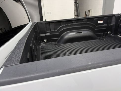 Used 2024 RAM 2500 Big Horn AWD/4WD image 26