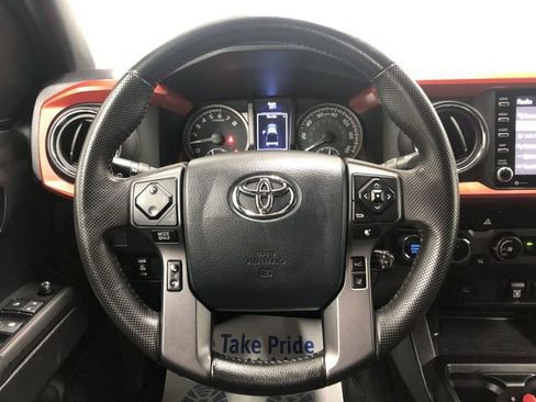 Used 2020 Toyota Tacoma TRD Sport AWD/4WD image 16