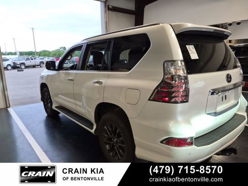 Used 2020 Lexus GX 460 Premium w/ Premium Package AWD/4WD image 4