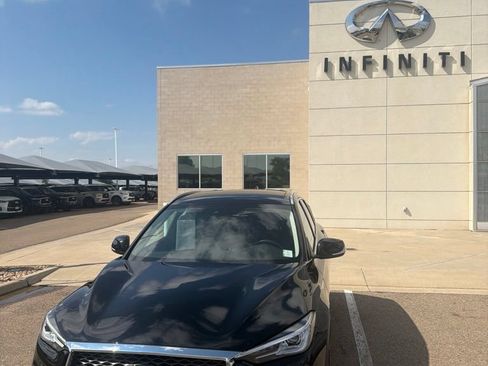 Used 2019 INFINITI QX50 Luxe w/ Navigation Package AWD/4WD image 2
