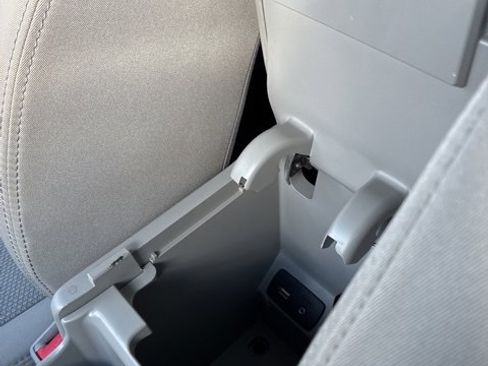 Used 2012 Subaru Forester 2.5X Premium w/ All-Weather Pkg image 22