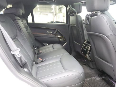 Used 2024 Land Rover Range Rover Sport SE image 14