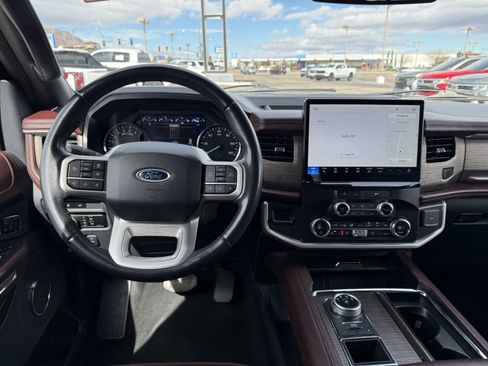 Used 2023 Ford Expedition Limited image 20