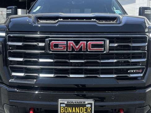 New 2026 GMC Sierra 2500 AT4 w/ AT4 Premium Plus Package AWD/4WD image 32