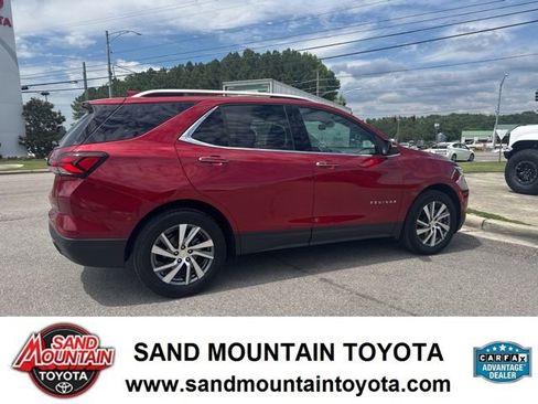 Used 2023 Chevrolet Equinox Premier FWD image 2