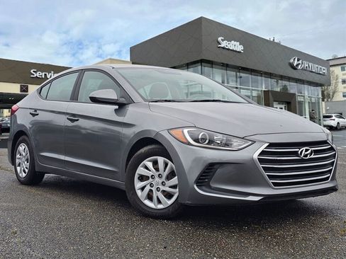 Used 2018 Hyundai Elantra SE image 1
