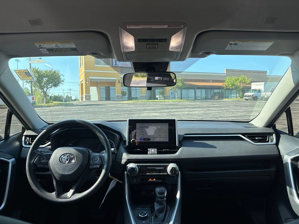 Used 2023 Toyota RAV4 LE AWD/4WD image 12