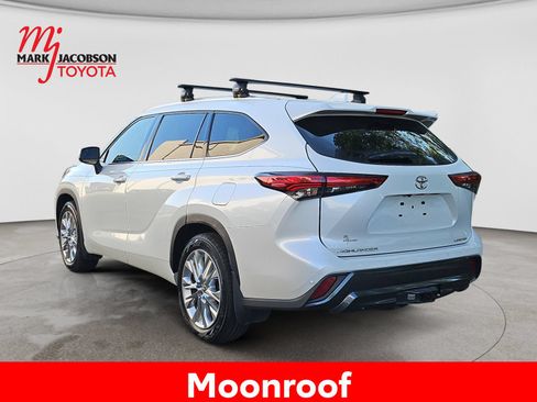 Used 2022 Toyota Highlander Limited FWD image 14