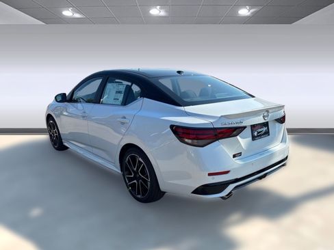 New 2025 Nissan Sentra SR image 3