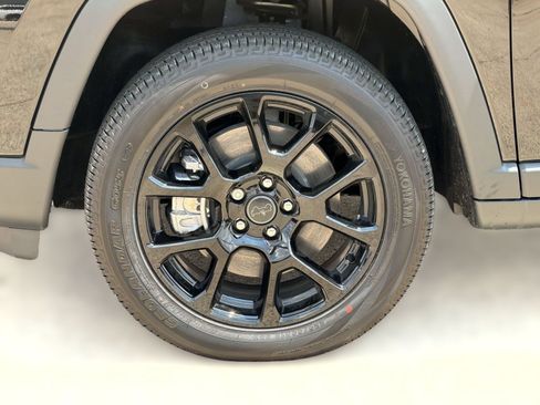 New 2026 Jeep Compass Latitude AWD/4WD image 12