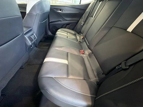 Used 2026 Toyota Camry Hybrid FWD image 33