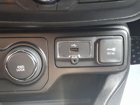 Used 2019 Jeep Renegade Altitude w/ Quick Order Package 2XM image 27