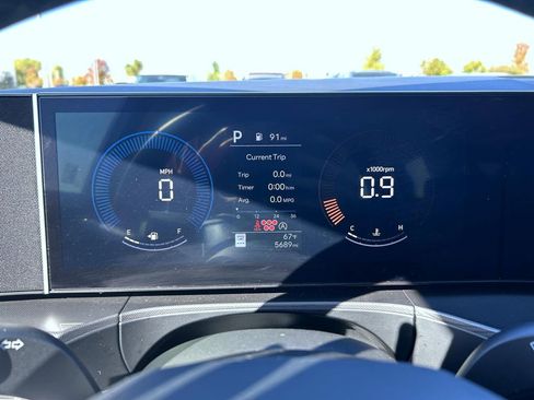 Used 2025 Hyundai Santa Fe SE image 16