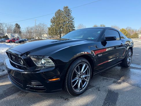 Used 2013 Ford Mustang GT Premium w/ Brembo Brake Pkg image 9