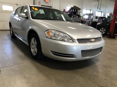 Used 2016 Chevrolet Impala Limited LS image 3