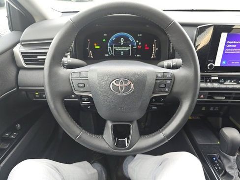 Used 2025 Toyota Camry XSE image 12