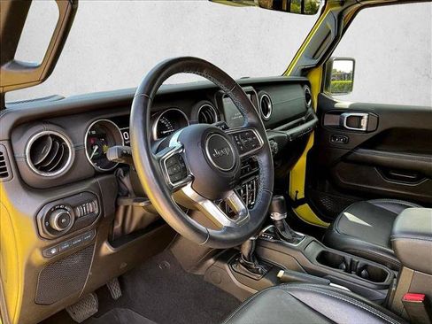 Used 2022 Jeep Wrangler Unlimited Rubicon 4xe w/ Cold Weather Group AWD/4WD image 13