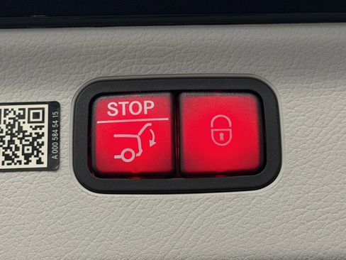 Certified 2023 Mercedes-Benz EQS 580 4MATIC SUV image 16