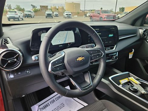 Used 2026 Chevrolet Equinox LT image 15