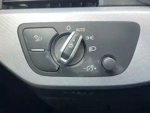 Used 2019 Audi A4 2.0T Premium FWD image 16