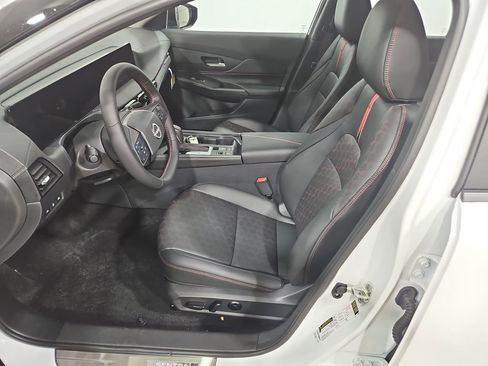 New 2026 Nissan Sentra SR FWD image 9