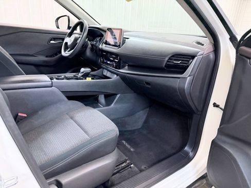 Used 2023 Nissan Rogue SV AWD/4WD image 33