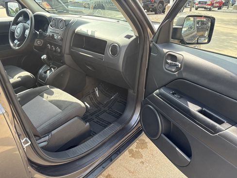 Used 2017 Jeep Patriot Sport w/ Power Value Group FWD image 14