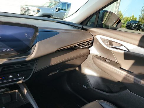 Used 2024 Buick Envision Avenir AWD/4WD image 25