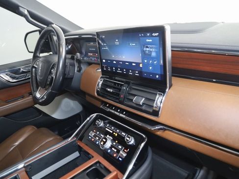 Used 2022 Lincoln Navigator Reserve image 48