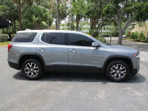 Used 2020 GMC Acadia SLE image 3