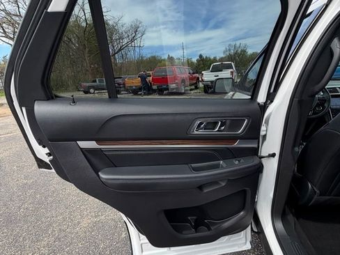 Certified 2019 Ford Explorer Limited w/ Class III Trailer Tow Package AWD/4WD image 11