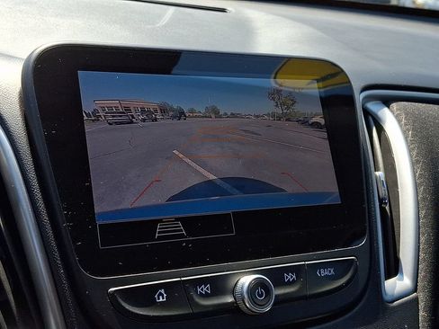 Used 2025 Chevrolet Malibu LT FWD image 17