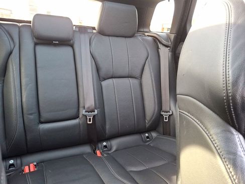 Used 2019 Land Rover Range Rover Evoque SE Premium image 14