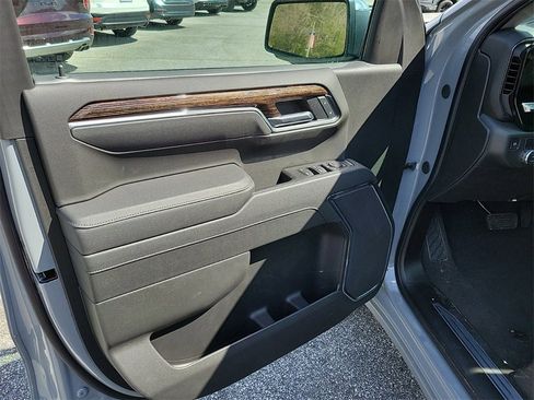 New 2025 GMC Sierra 1500 SLE w/ X31 Off-Road Package image 7