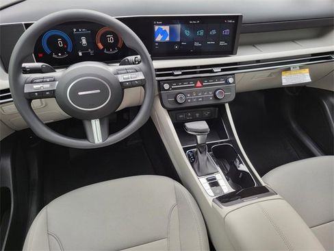 New 2026 Hyundai Tucson SE image 11