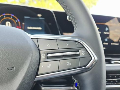 New 2027 Chevrolet Equinox LT w/ Convenience Package II FWD image 18