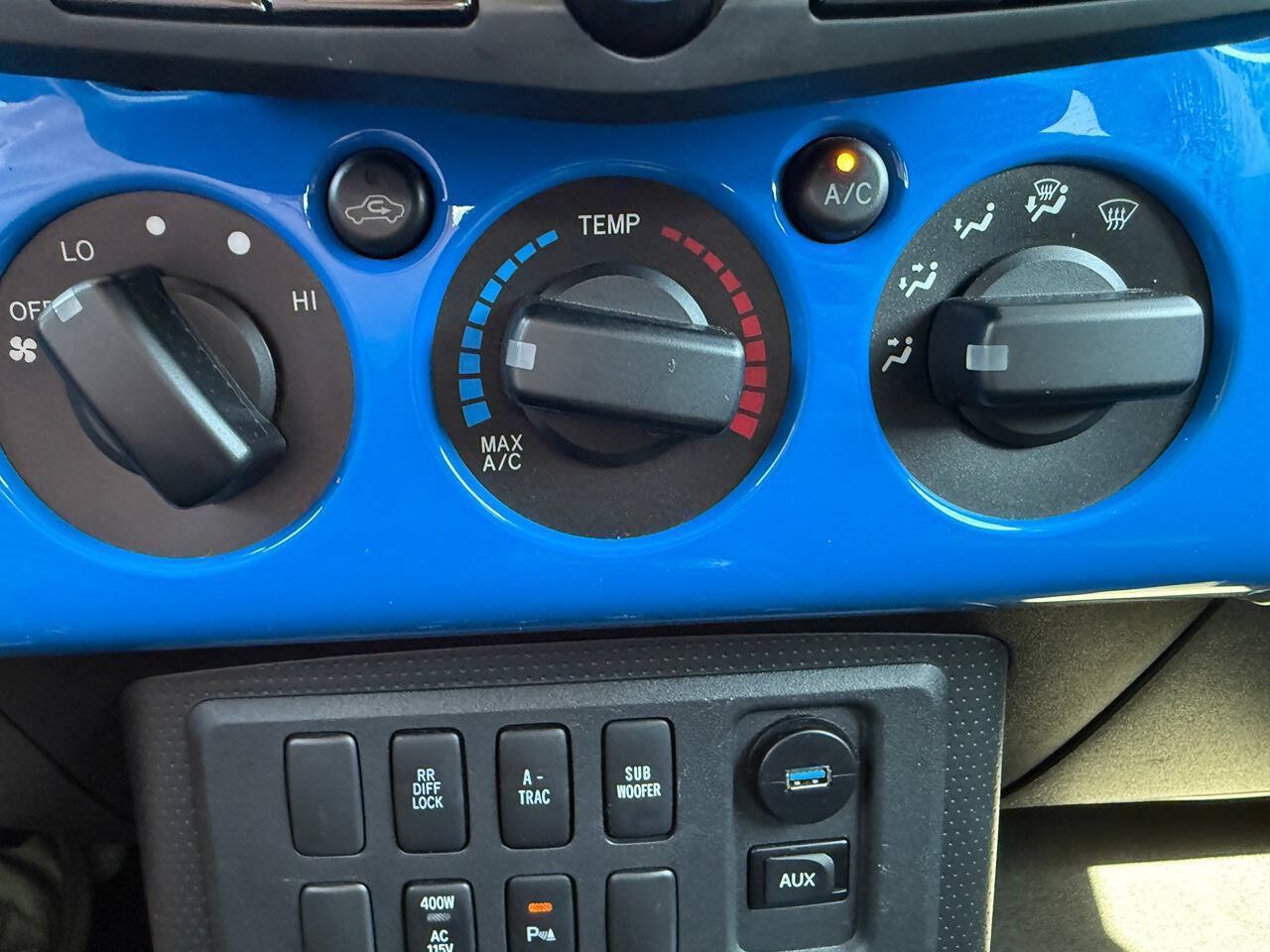 Used 2008 Toyota FJ Cruiser 4WD image 37