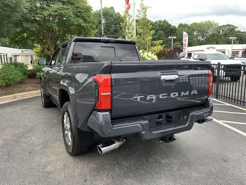 Used 2025 Toyota Tacoma Limited AWD/4WD image 6