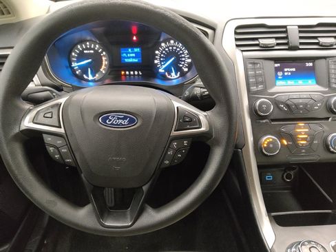 Used 2018 Ford Fusion S image 22
