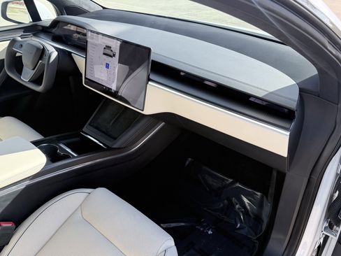 Used 2023 Tesla Model X Plaid image 54