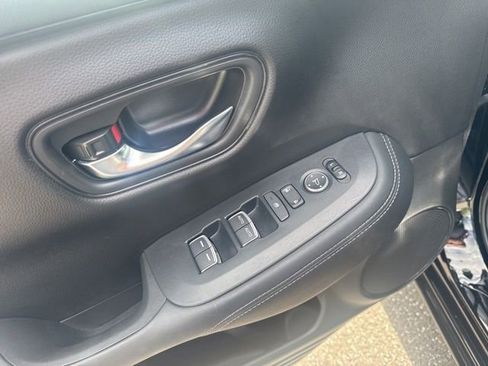 Certified 2023 Honda HR-V EX-L image 17