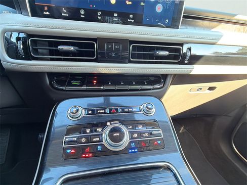 Used 2021 Lincoln Nautilus Reserve w/ Equipment Group 201A image 31